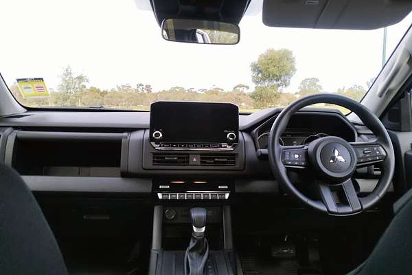 2025 Mitsubishi Triton GLX MV 4X4