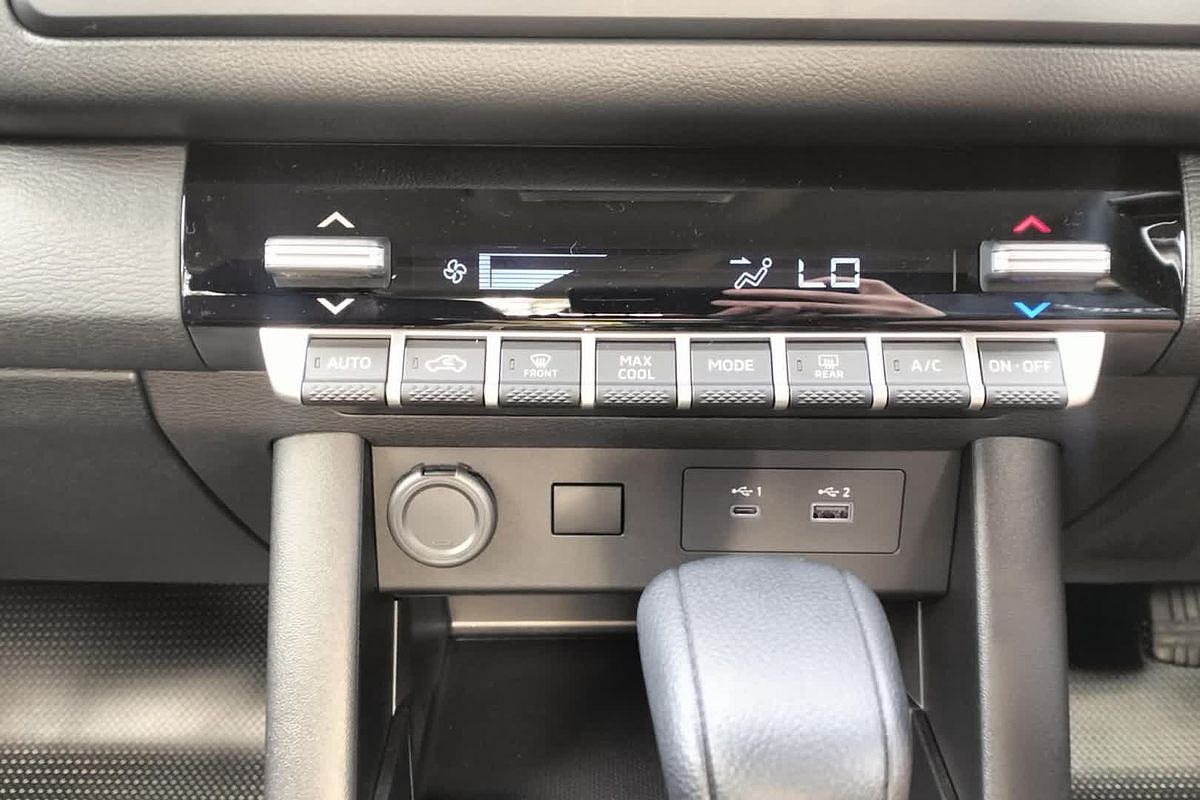 2025 Mitsubishi Triton GLX MV 4X4