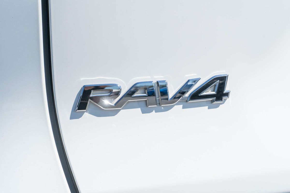 2020 Toyota RAV4 Cruiser AXAH54R