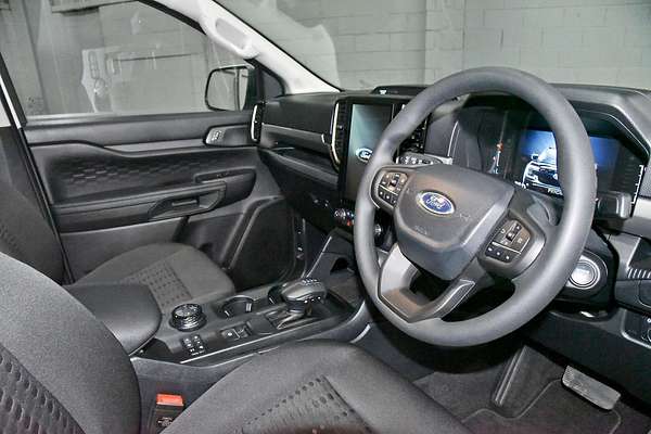 2024 Ford Everest Ambiente 2.0L