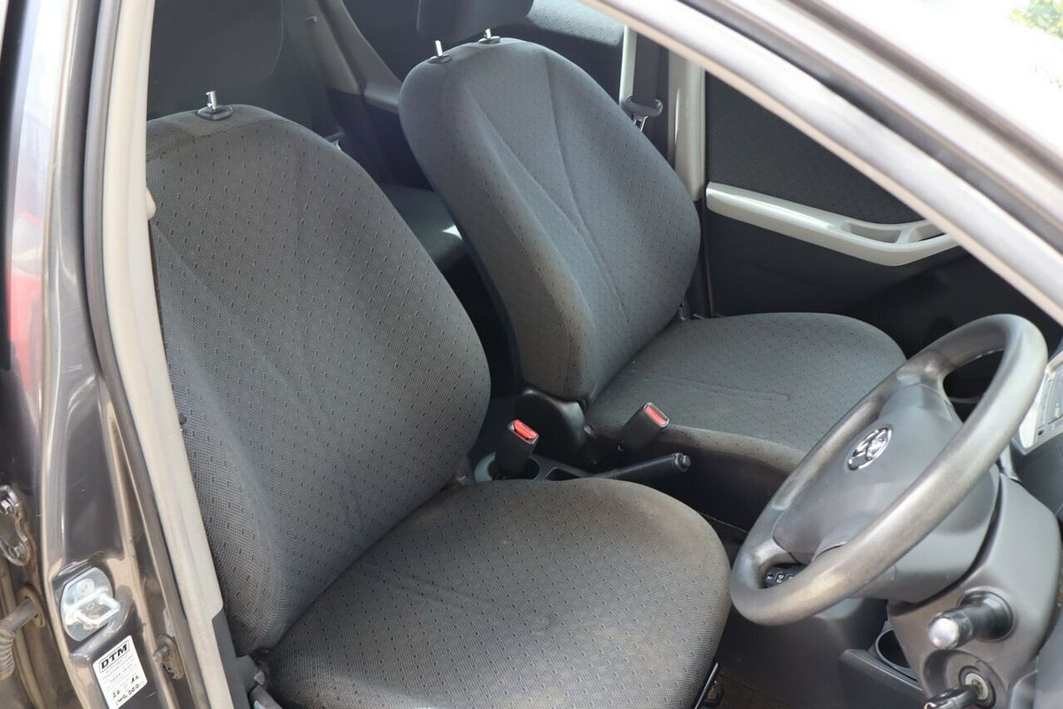 2010 Toyota Yaris YR NCP90R