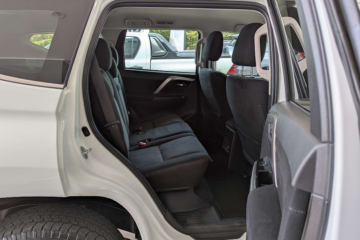 2021 Mitsubishi Pajero Sport GLX QF