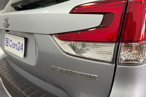 2022 Subaru Forester 2.5i-S S5