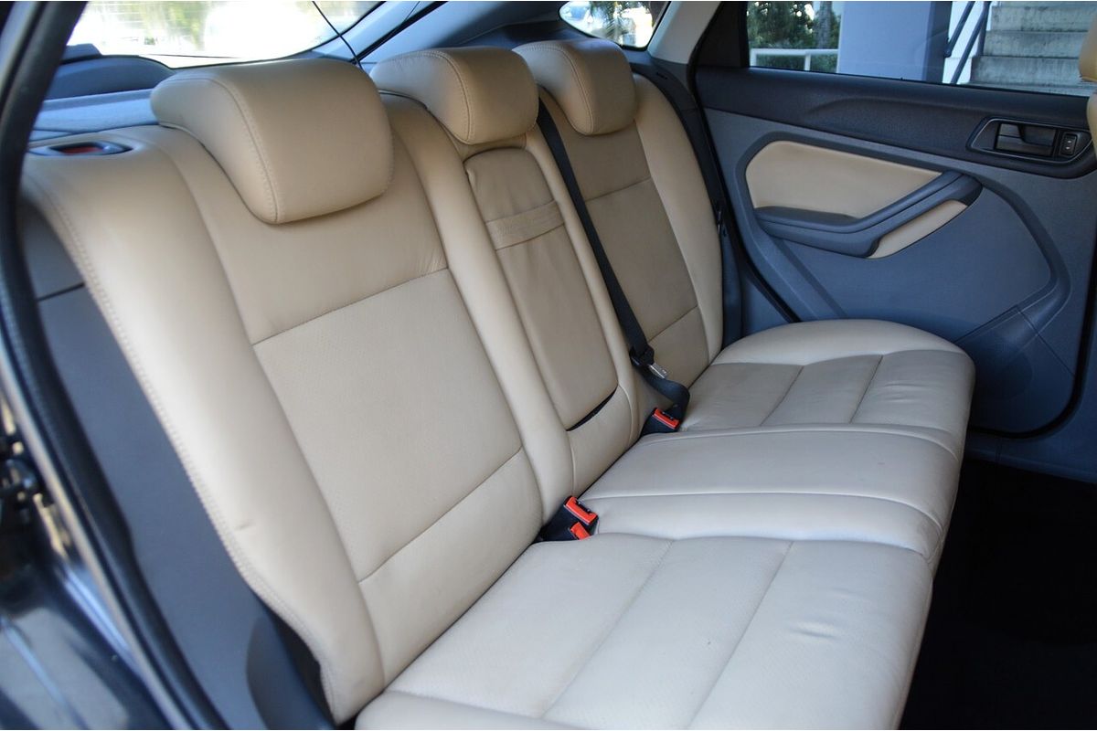 2010 Ford Focus LX LV