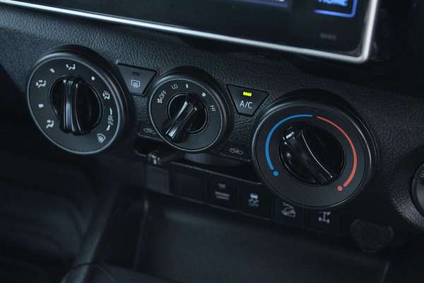 2019 Toyota Hilux SR GUN126R 4X4