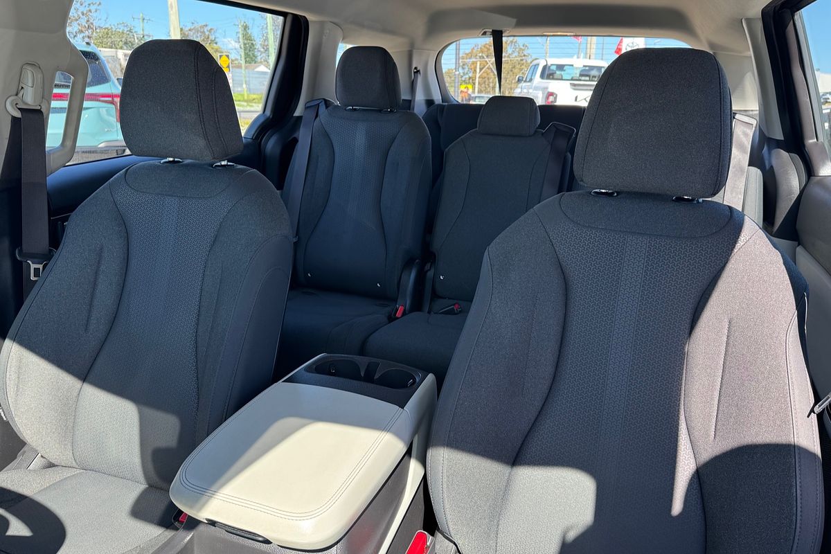 2022 Kia Carnival S KA4