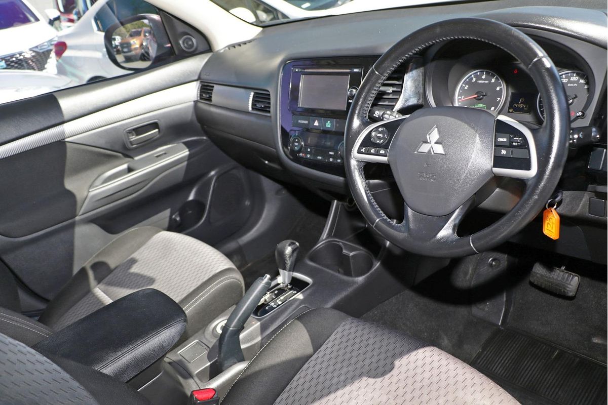 2015 Mitsubishi Outlander ES ZJ