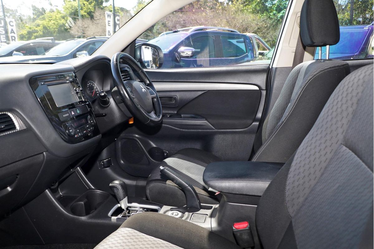2015 Mitsubishi Outlander ES ZJ