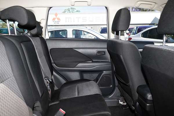 2015 Mitsubishi Outlander ES ZJ