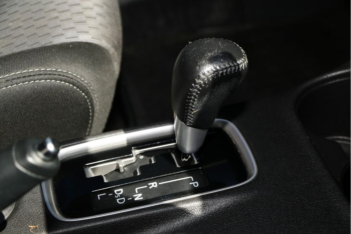 2015 Mitsubishi Outlander ES ZJ