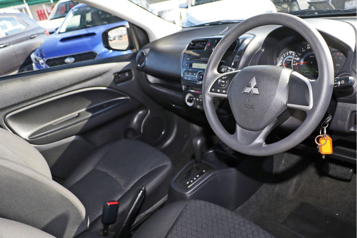 2015 Mitsubishi Mirage ES LA