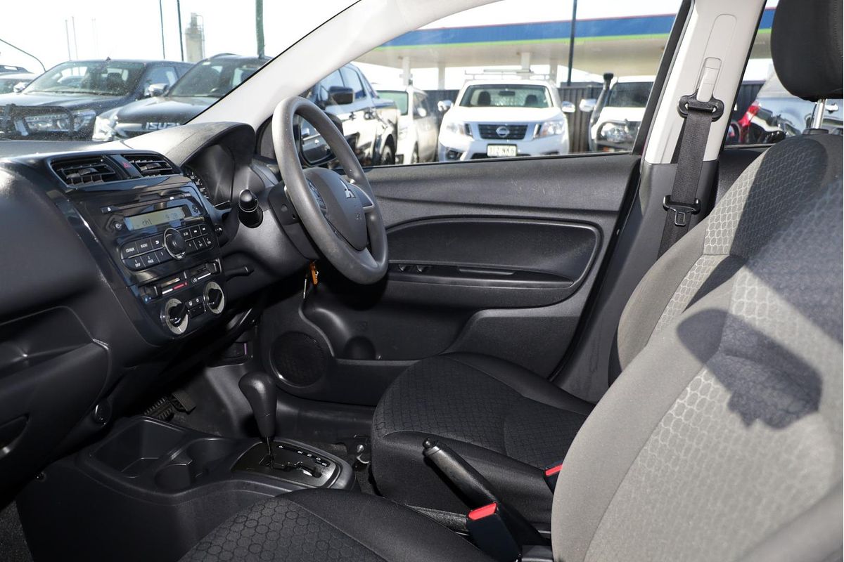 2015 Mitsubishi Mirage ES LA