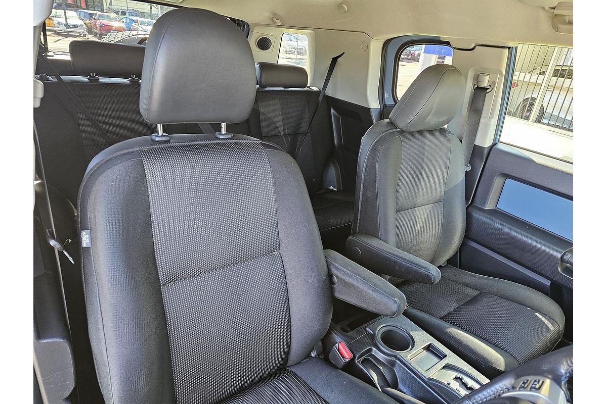 2016 Toyota FJ Cruiser GSJ15R