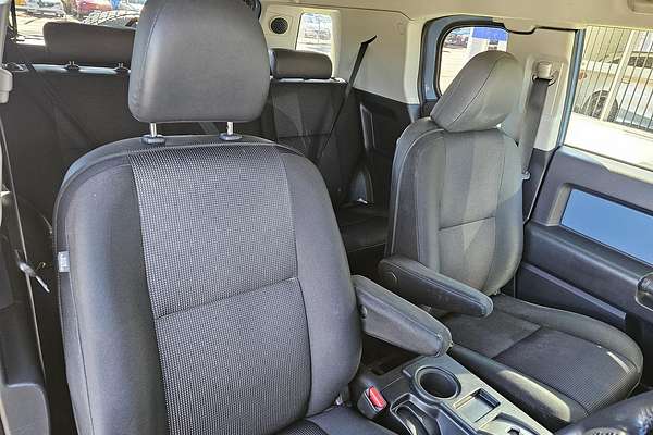 2016 Toyota FJ Cruiser GSJ15R