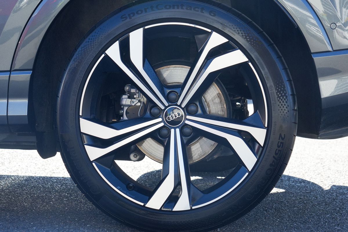 2022 Audi Q3 40 TFSI S line F3
