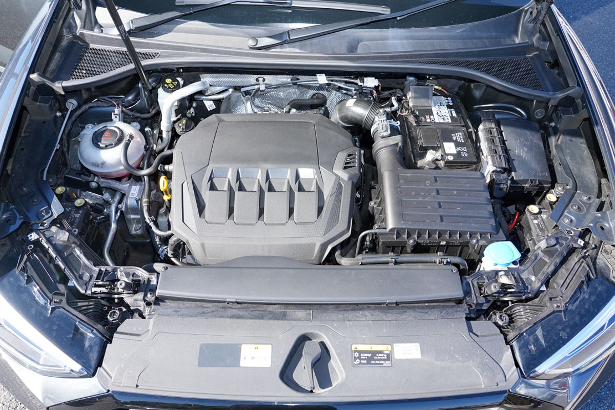 2022 Audi Q3 40 TFSI S line F3