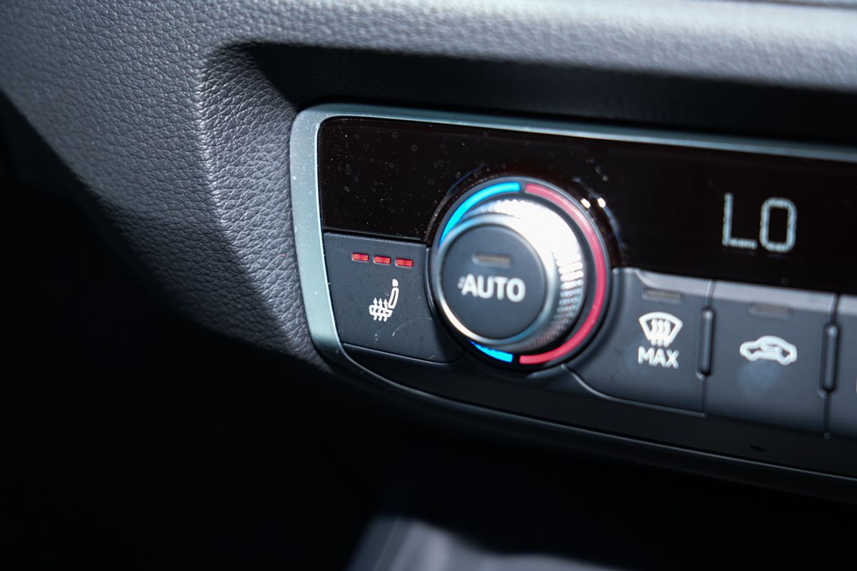 2022 Audi Q3 40 TFSI S line F3