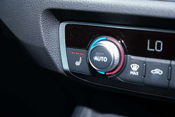 2022 Audi Q3 40 TFSI S line F3