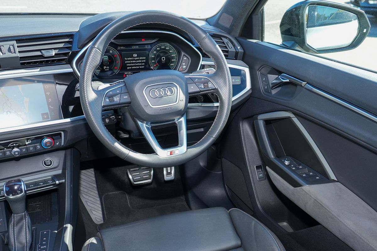 2022 Audi Q3 40 TFSI S line F3