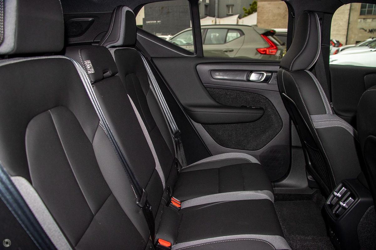 2025 Volvo EX40 Ultra Single Motor Extended Range