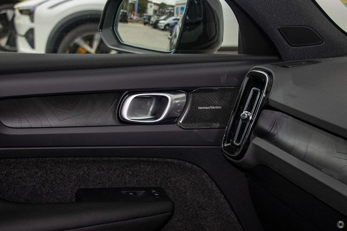 2025 Volvo EX40 Ultra Single Motor Extended Range