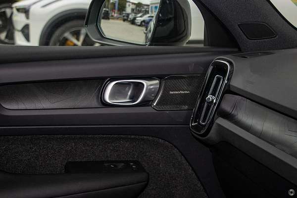 2025 Volvo EX40 Ultra Single Motor Extended Range