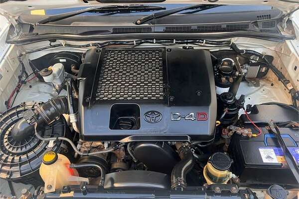 2009 Toyota HILUX SR (4x4) KUN26R 09 UPGRADE 4X4