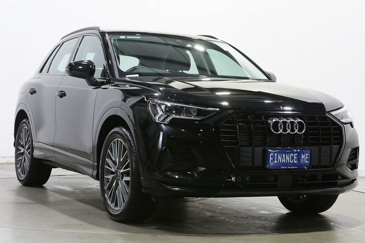 2024 Audi Q3 35 TFSI Dynamic Black F3