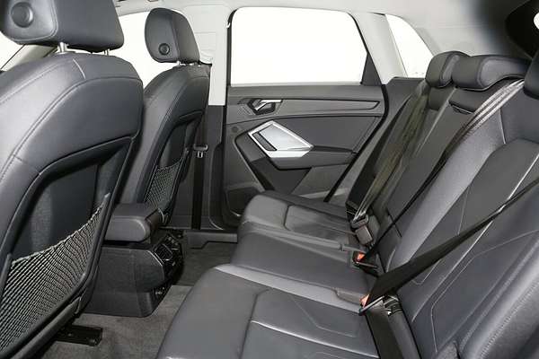 2024 Audi Q3 35 TFSI Dynamic Black F3