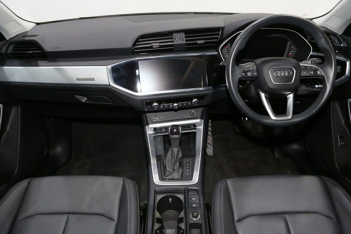 2024 Audi Q3 35 TFSI Dynamic Black F3
