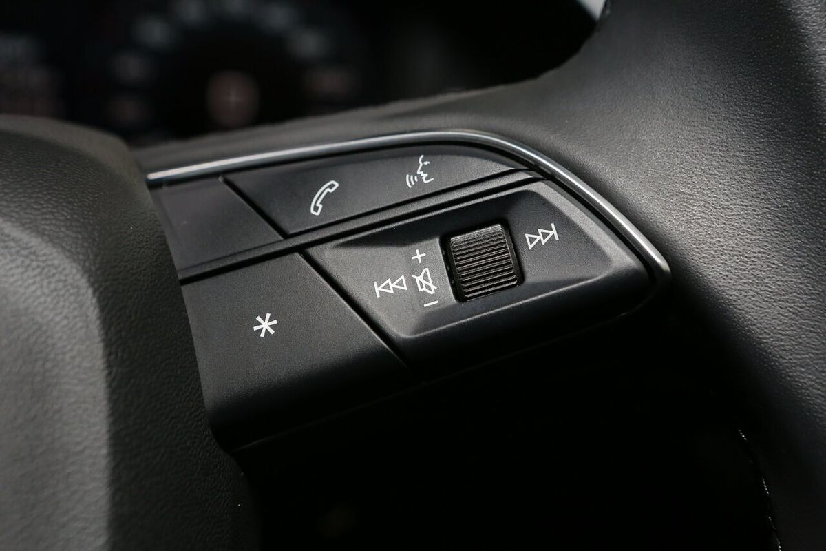2024 Audi Q3 35 TFSI Dynamic Black F3