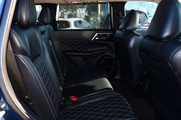 2021 Mitsubishi Outlander Exceed ZM