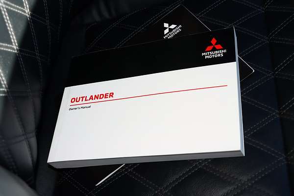 2021 Mitsubishi Outlander Exceed ZM