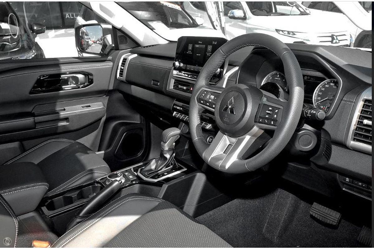 2025 Mitsubishi Triton GLS MV 4X4