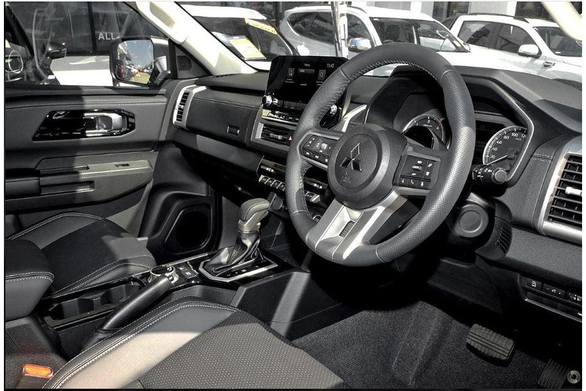 2025 Mitsubishi Triton GLS MV 4X4