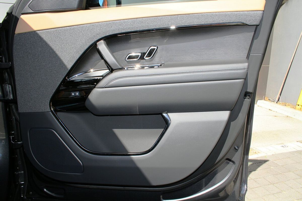 2025 Land Rover Range Rover Sport D300 Dynamic SE L461