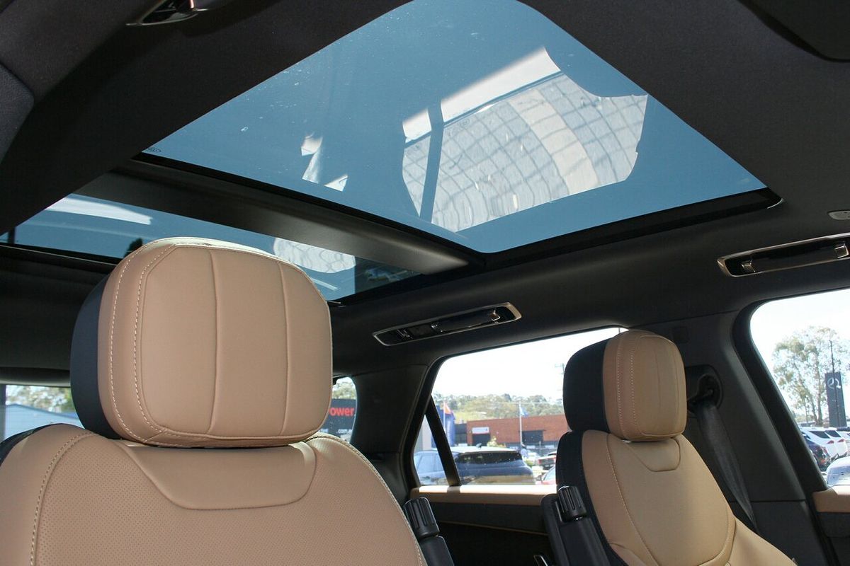 2025 Land Rover Range Rover Sport D300 Dynamic SE L461