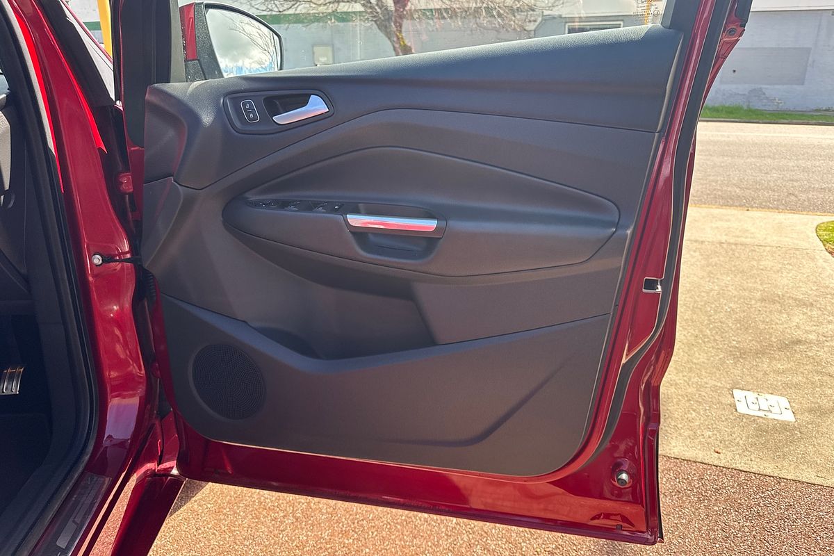 2019 Ford Escape ST-Line ZG