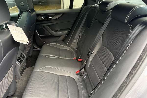 2021 Jaguar XE P300 R-Dynamic Black X760