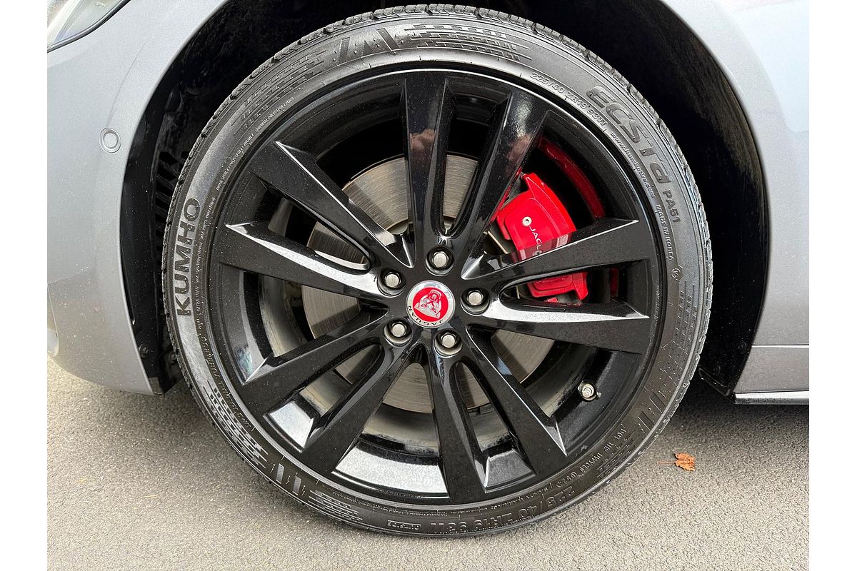 2021 Jaguar XE P300 R-Dynamic Black X760