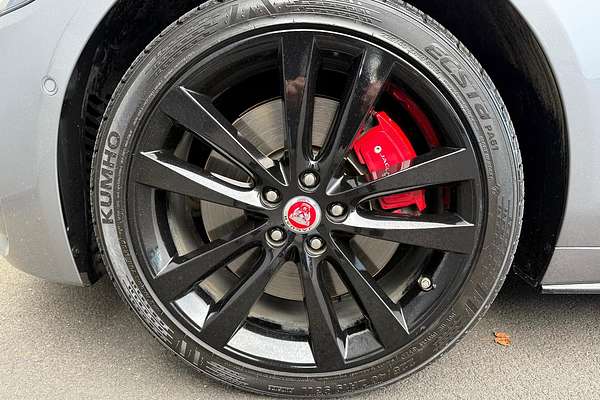 2021 Jaguar XE P300 R-Dynamic Black X760
