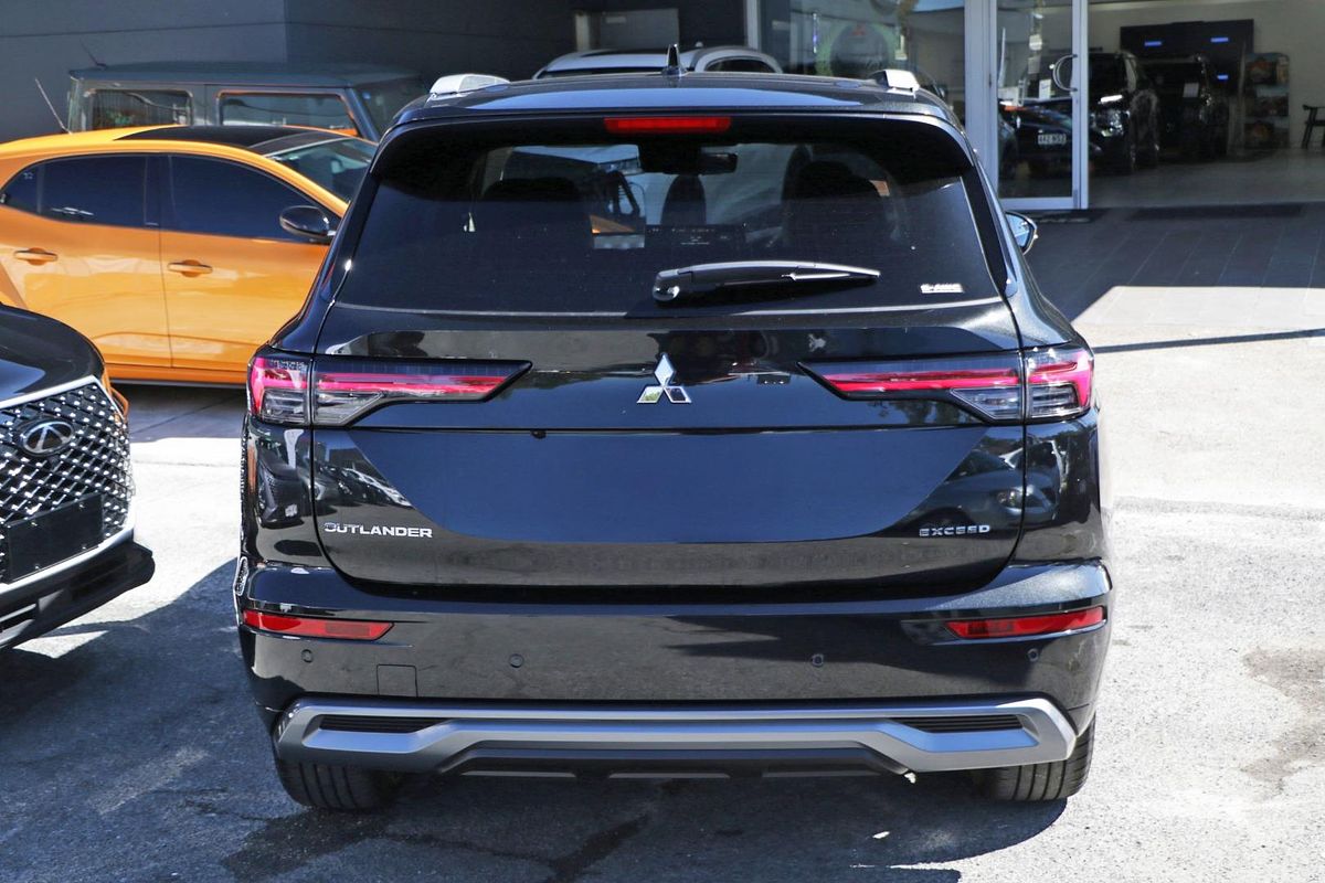 2025 Mitsubishi Outlander Exceed ZM