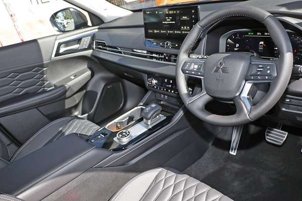 2025 Mitsubishi Outlander Exceed ZM