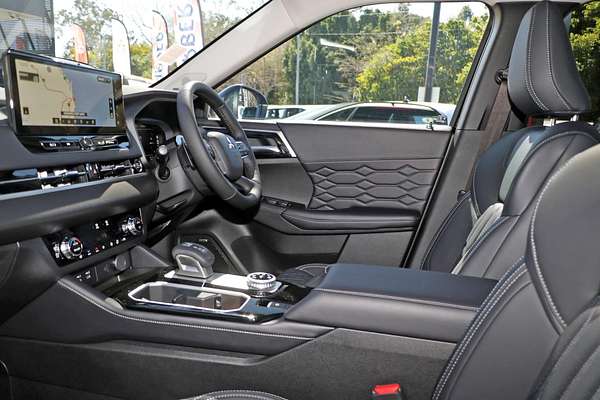 2025 Mitsubishi Outlander Exceed ZM