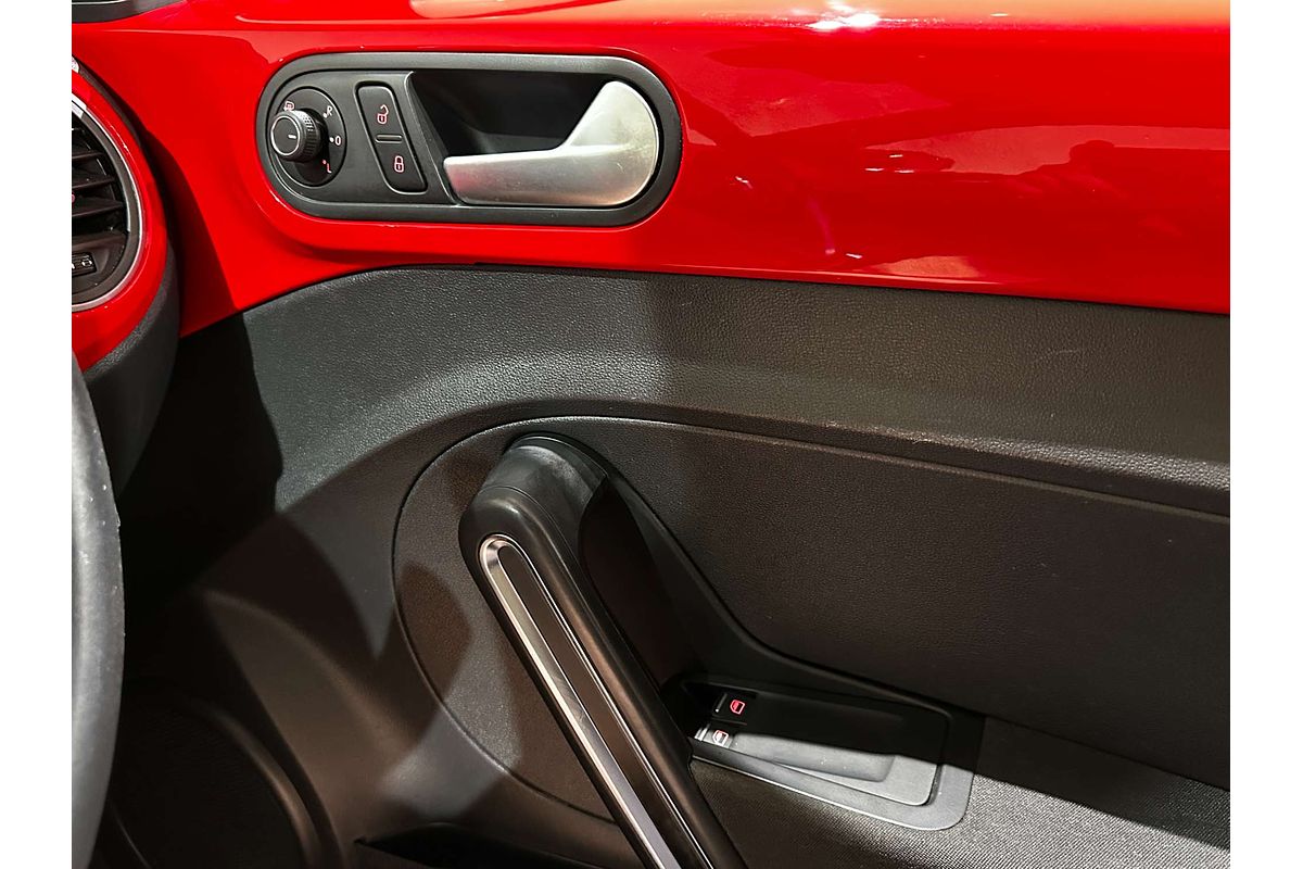 2015 Volkswagen Beetle  1L
