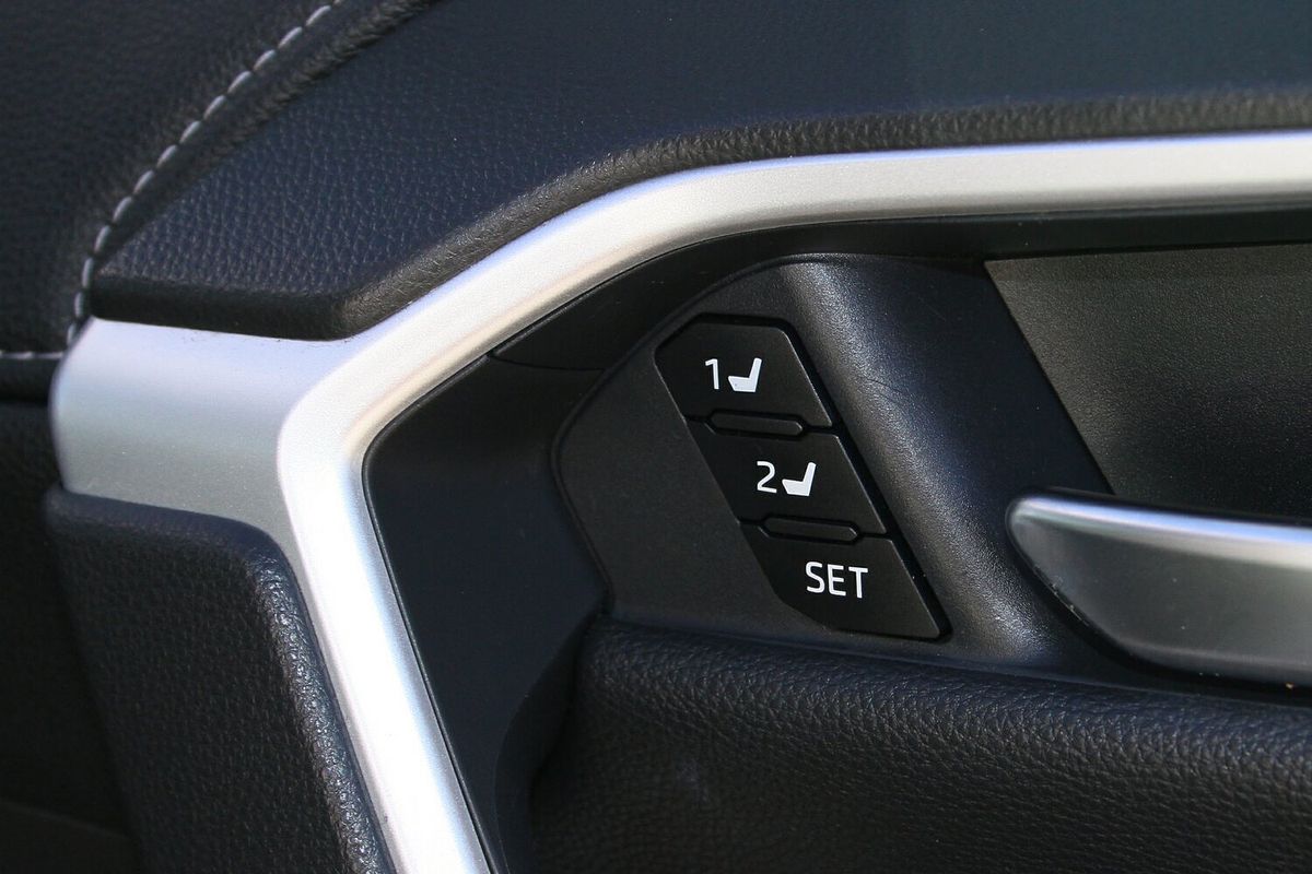 2020 Toyota RAV4 Cruiser AXAH52R