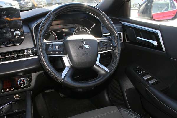 2023 Mitsubishi Outlander LS ZM