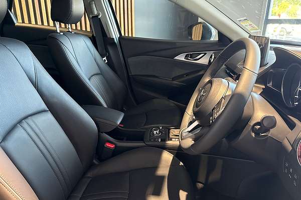 2025 Mazda CX-3 G20 Akari DK