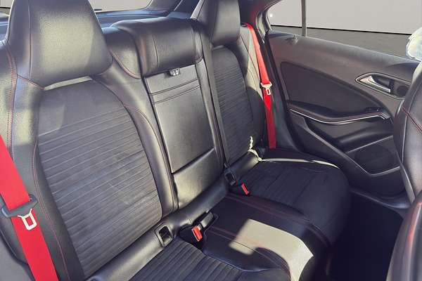2014 Mercedes-Benz 250 AMG LINE
