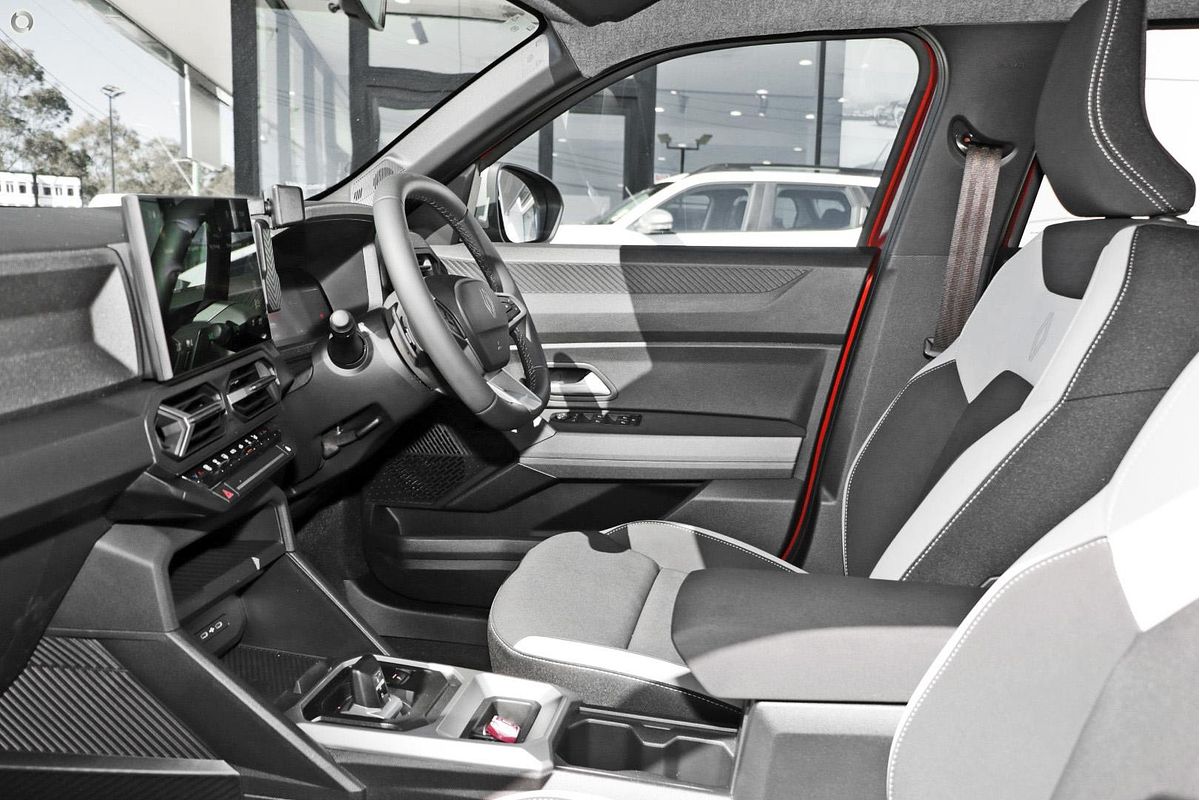 2025 Renault Duster Techno X1311